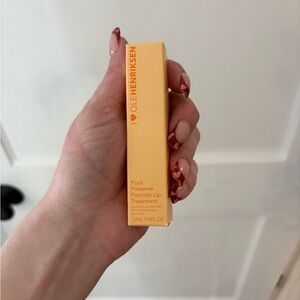 Ole Henriksen Pout Preserve Lip Treatment, citrus sunshine variation NIB